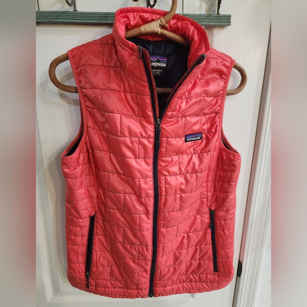Patagonia Womens Coral Quilted Vest size medium